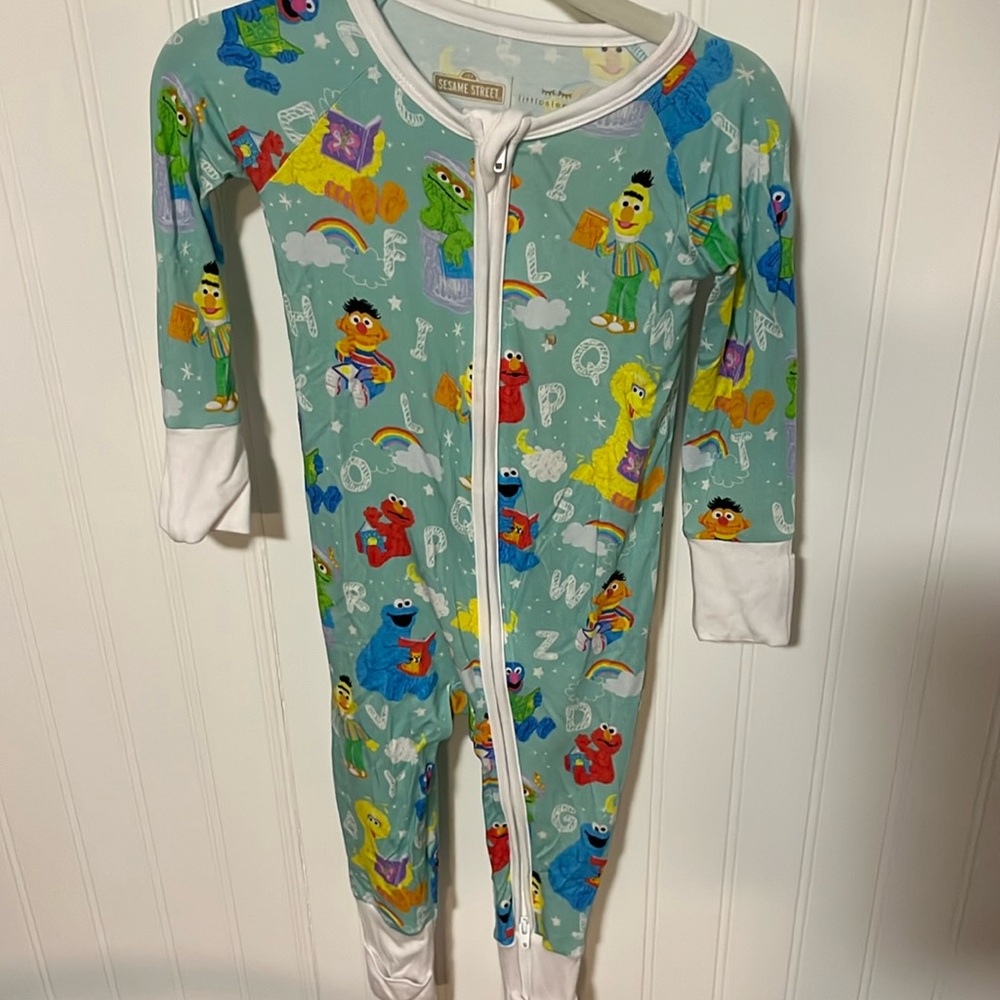 Sesame STREET NWOT LITTLE SLEEPIE